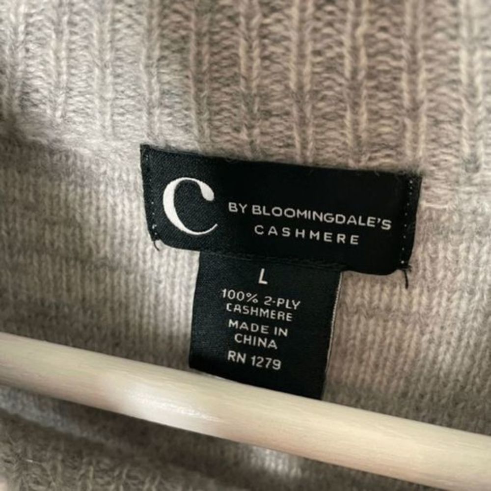 C by Bloomingdales Gray Block Cashmere Turtleneck Sweater - Picture 5 of 5